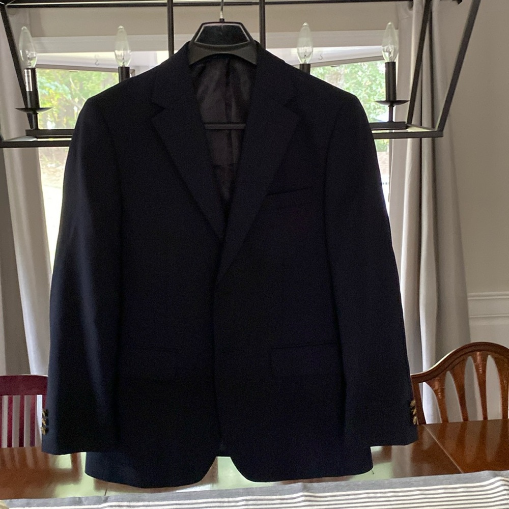 Men’s Navy Blue Blazer!  Excellent Condition!  Size 38 short.